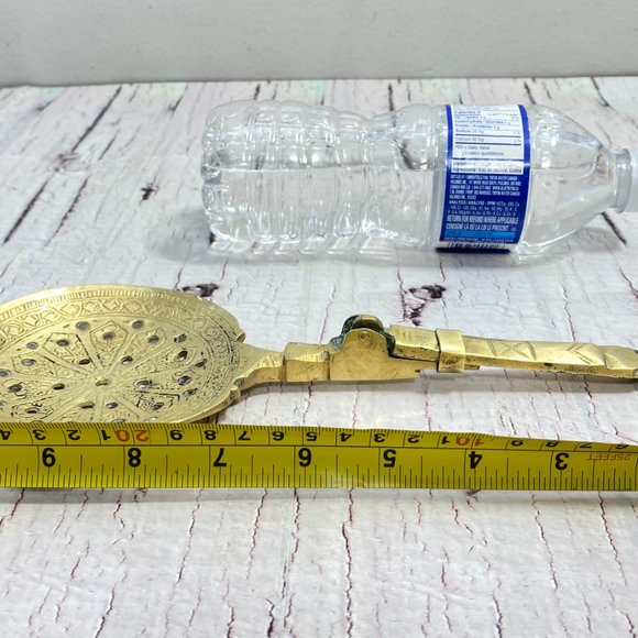 Decorative antique brass spoon with folding handle - Picture 6 of 9